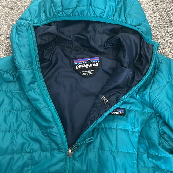 Patagonia zip up jacket (hooded) - Picture 3 of 4